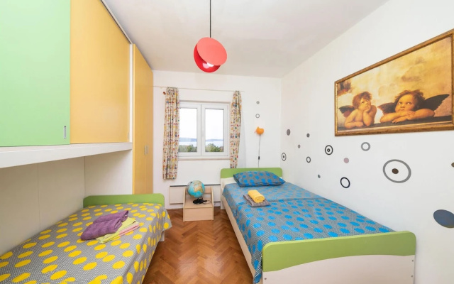 Awesome Home in Kastel Gomilica With Wifi and 2 Bedrooms