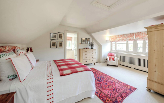 Beautiful Family Home w Garden Pool - Wimbledon