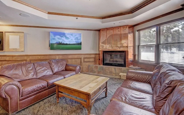 River Mnt Lodge E302