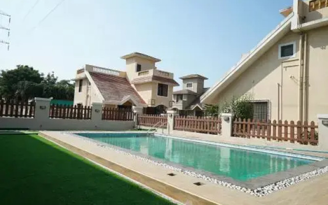 Home Gorgeous 4BHK Lonavala