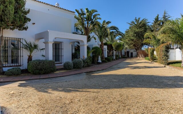 Отель Villas Flamenco Beach Conil вид на фасад