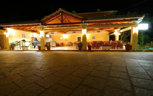 Tzevenos Hotel Apts