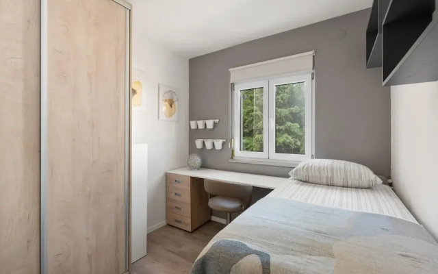 Premium Apartment With Patio