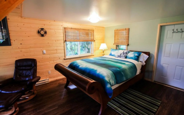 Bella Coola Grizzly Tours Cabins