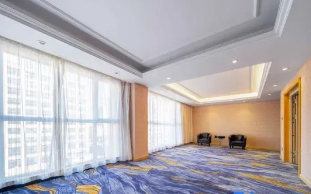 Vienna Classic Hotel (Weihai Weigao Plaza Xingfu Gate)