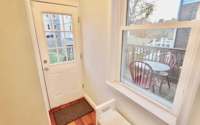 Pretty in Petworth-walkable to Metro & Restaurants