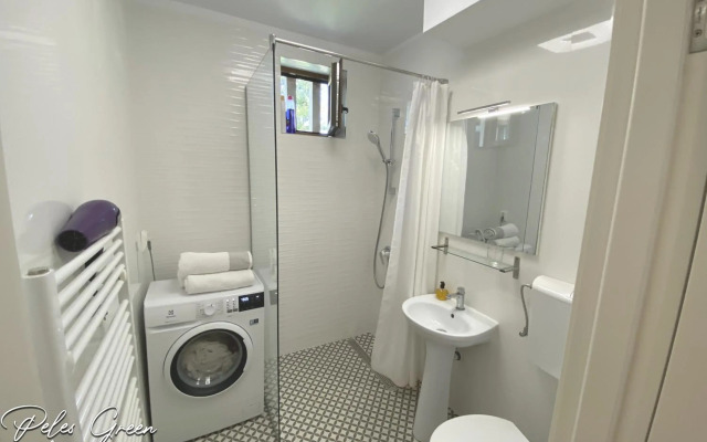 Peles Green Apartment
