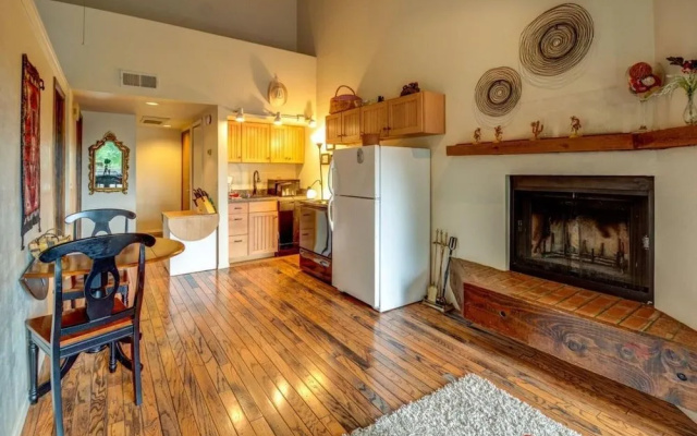 Country Club Condo