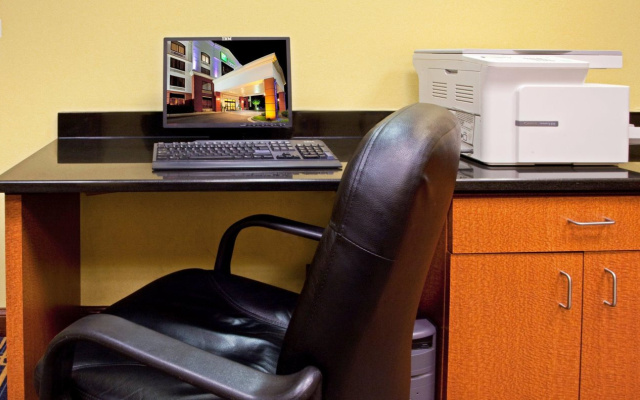 Holiday Inn Express Richmond Airport by IHG