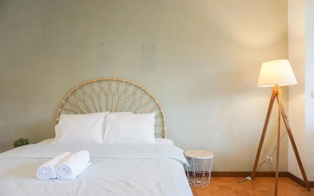 Over Easy Apartment