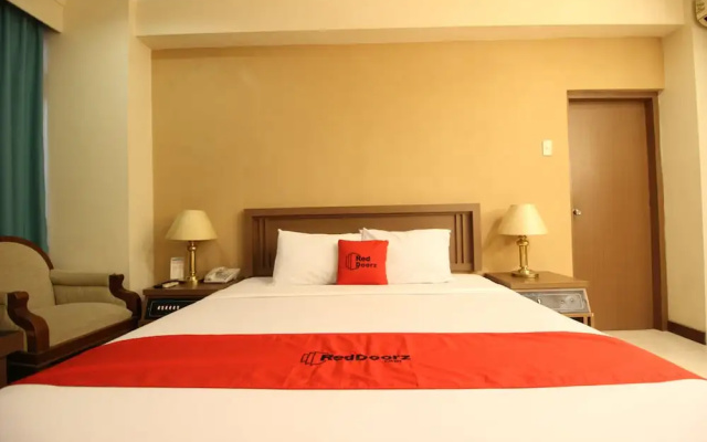 RedDoorz Premium @ Slamet Riyadi 2