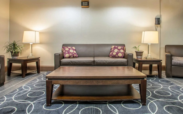 Studio 6 Suites Clarion, PA