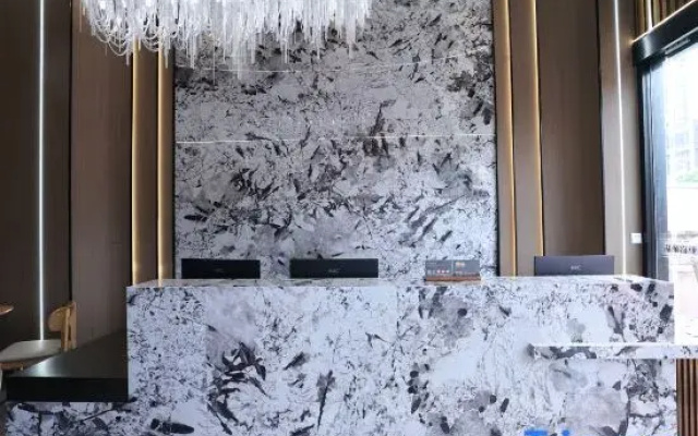 Yuejia Yasu Hotel (Fuding Dingrong Plaza)