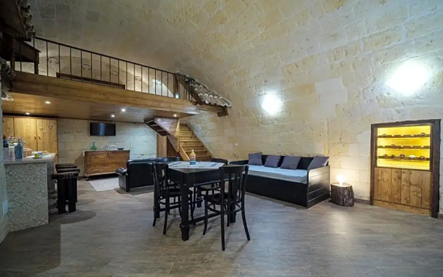 ROBERTO's Guest House