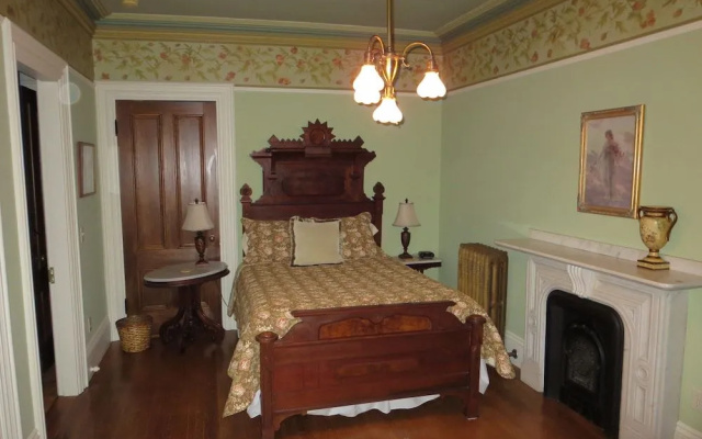 The Lady Mary Inn