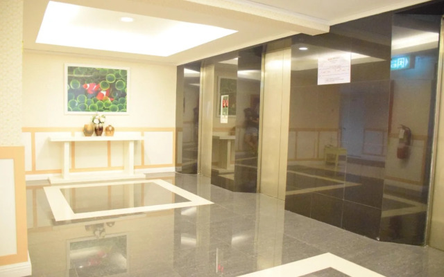 Bay Hotel Srinakarin