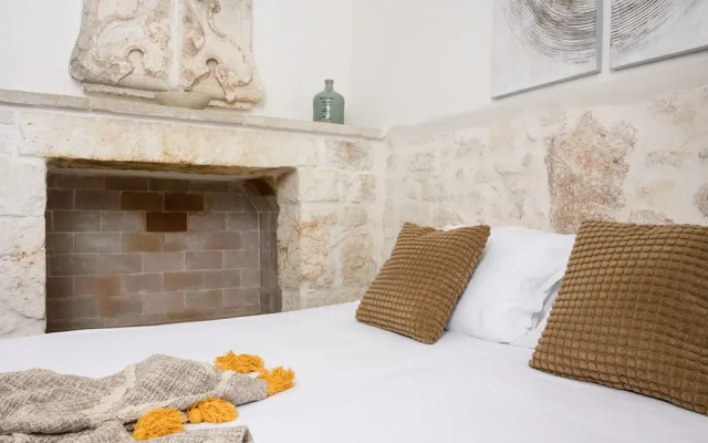 19 White Luxury Suite With Jacuzzi by Wonderful Italy