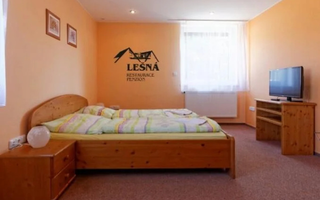 Restaurace a Penzion Lešná