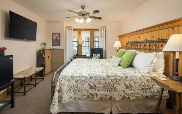Sunflower Hill Inn