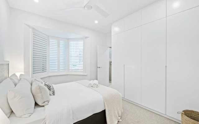 Peach Apartment at Palm View Collective