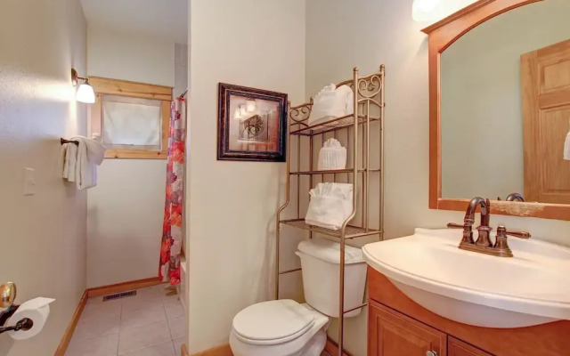Nisa Mountain 36 2 Bedroom Condo by RedAwning