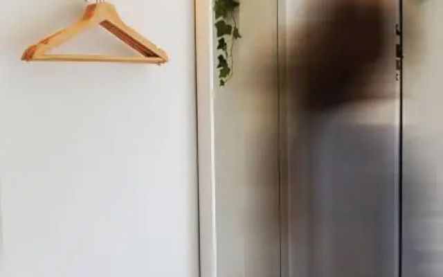 Kinfeels' downtown apartment B1