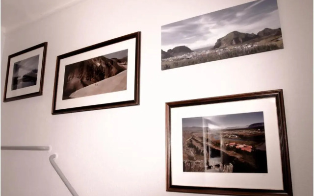 B&B Guesthouse - Bed and Breakfast Keflavik Centre