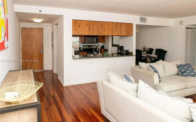 Modern Brickell Condo With Amazing Bay Views