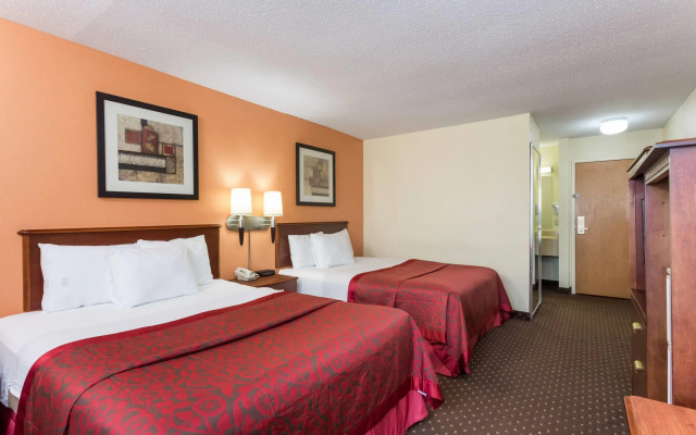 Days Inn & Suites by Wyndham Bloomington/Normal IL