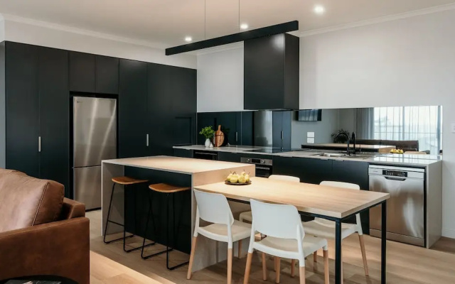Met Apartments