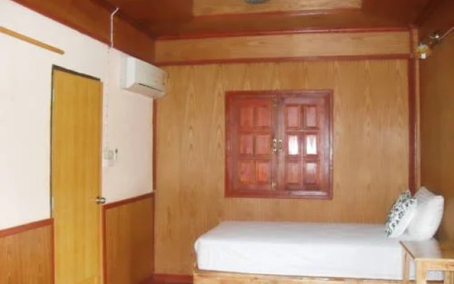 Salad Grand Bungalow & House Rental