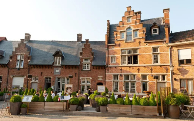 Suite & B by Hofke van Bazel