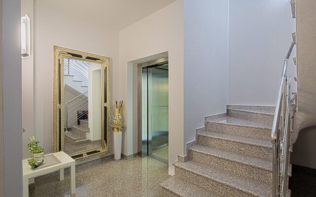 Апартаменты Montelux Apartments вид на фасад