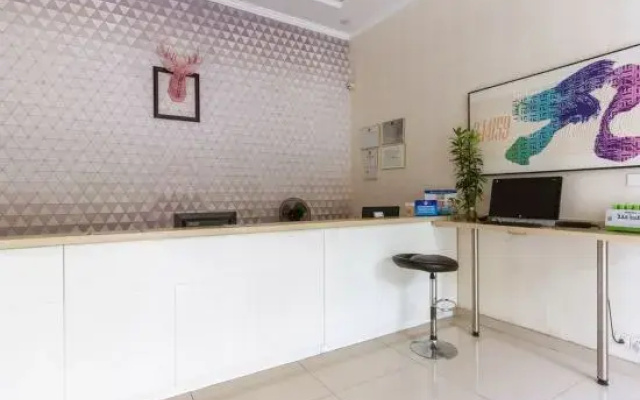 Pai Hotel (Beijing Capital Airport Linhe Development Zone)
