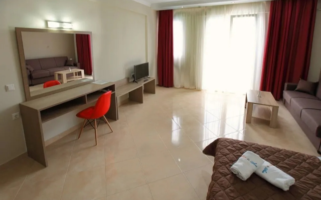 Sun & Sea Luxury Hotel