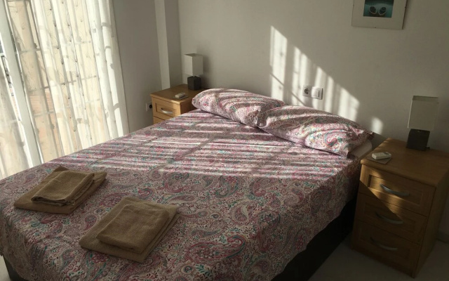 Stunning 2-bed House in Nerja w. Pool, A/c, Garage