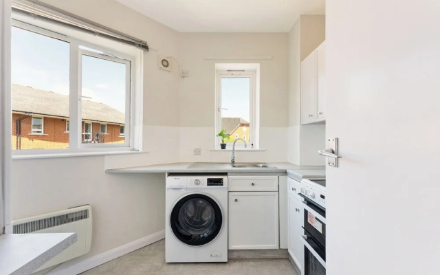 Luxe 1 bed Flat in Canada Water - Free Parking