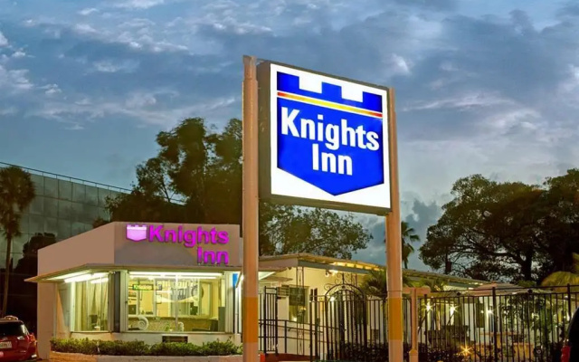 Sun And Surf Inn