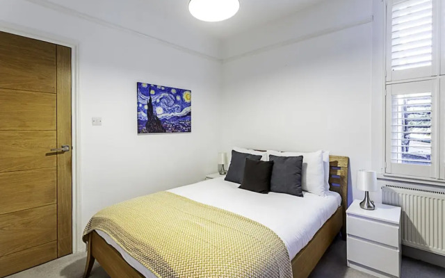 Cozy 2 Bed Apartment in Chiswick