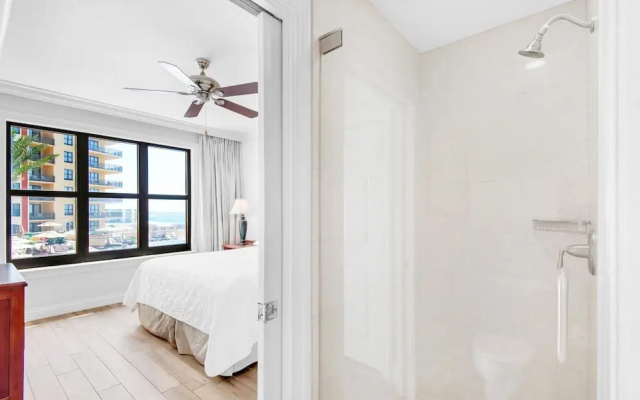 Emerald Grande W222- Rexford's Beach Retreat