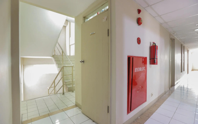 OYO 909 Lauv Room Grand Centerpoint Tower B