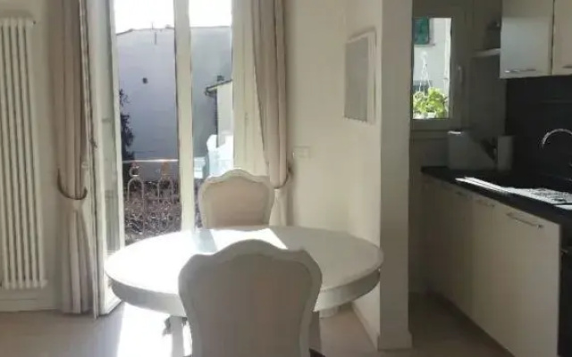 The Roommo Apartments