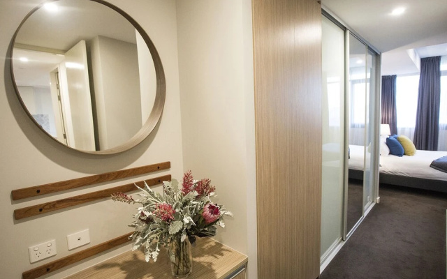 Greenwich Apartment
