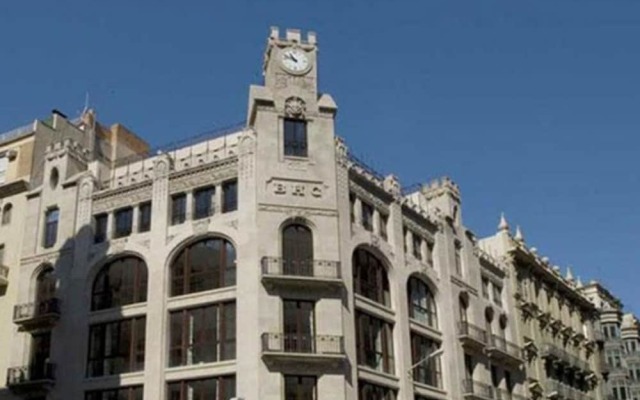 Hotel Barcelona Colonial вид на фасад