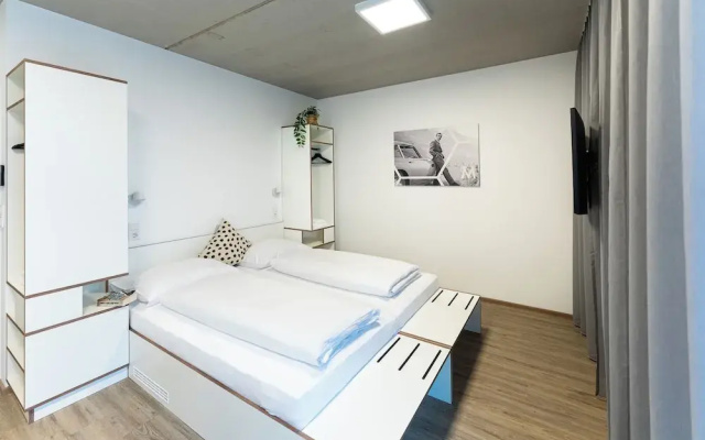 Motel Schlafraum Weng - Dein smartes Hotel