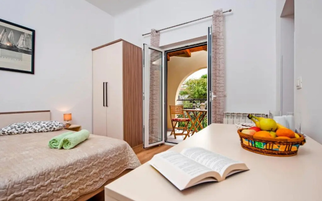 Apartments & Rooms Chiara