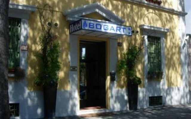 Hotel Bogart вид на фасад