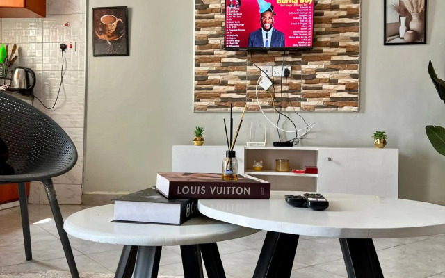 Cozy room with WIFI,parking space close to everything