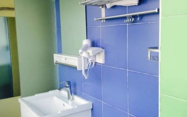 Yijia Youth Hostel