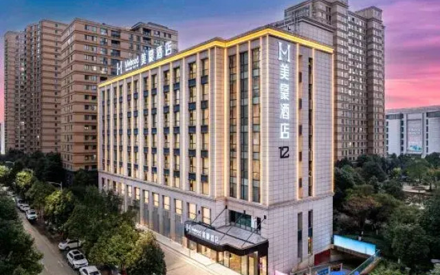 Mehood Hotel (Kunming Xin Luosiwan Tami Subway Station)